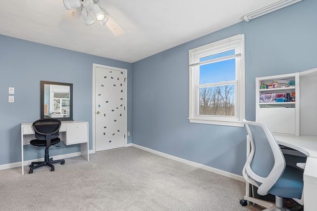 31 Lexington Rd, Shrewsbury, MA 01545