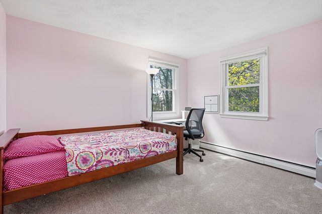 31 Lexington Rd, Shrewsbury, MA 01545