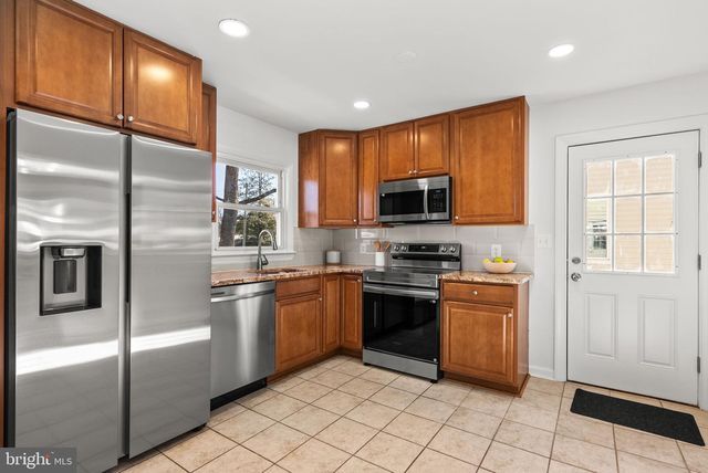 5527 DUCHAINE DR, Lanham, MD 20706