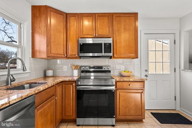 5527 DUCHAINE DR, Lanham, MD 20706