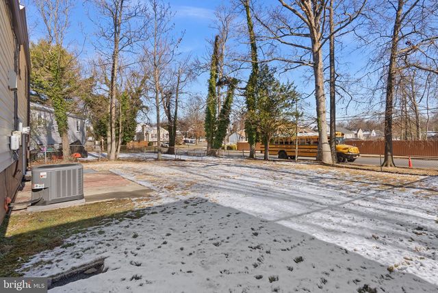 5527 DUCHAINE DR, Lanham, MD 20706