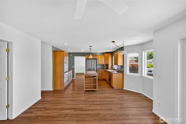 3712 W 8th Street, Anacortes, WA 98221
