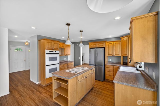 3712 W 8th Street, Anacortes, WA 98221