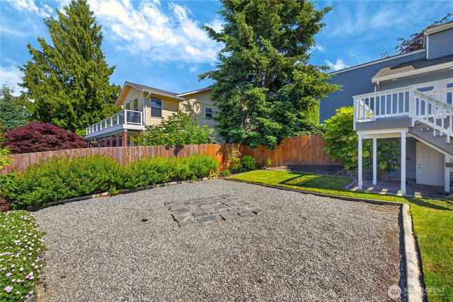 3712 W 8th Street, Anacortes, WA 98221