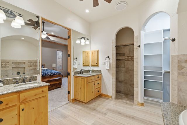 712 S Sugartree Drive, Lipan, TX 76462