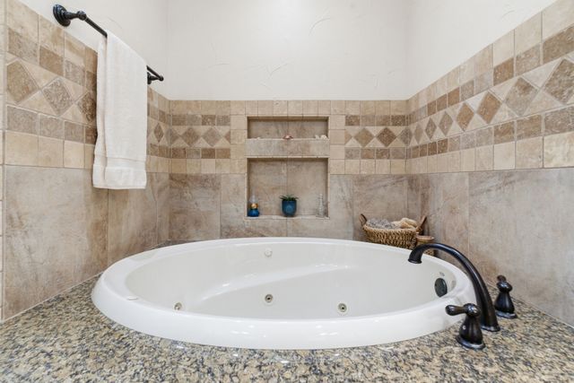 712 S Sugartree Drive, Lipan, TX 76462