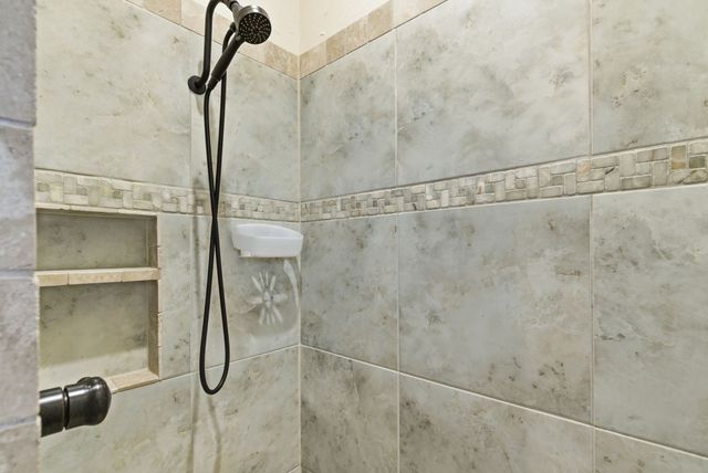 712 S Sugartree Drive, Lipan, TX 76462