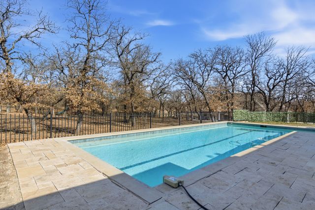 712 S Sugartree Drive, Lipan, TX 76462