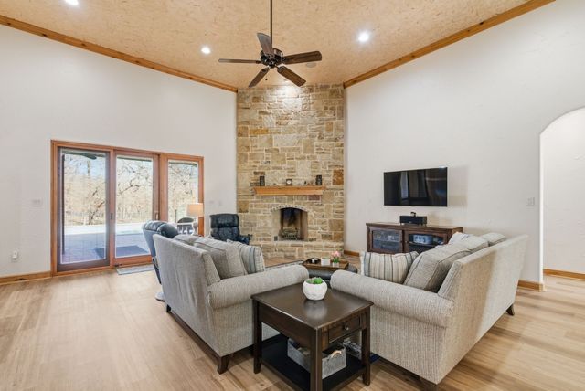 712 S Sugartree Drive, Lipan, TX 76462