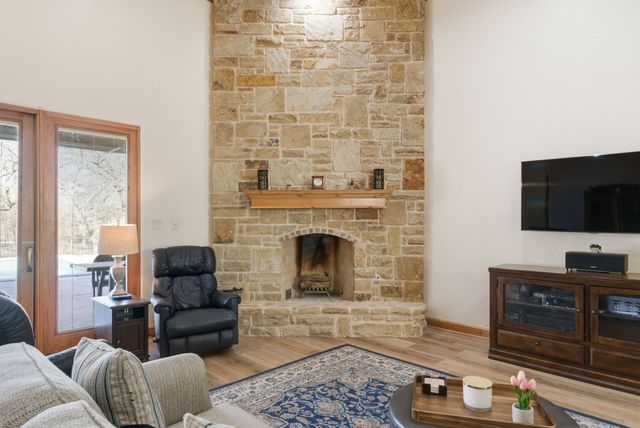 712 S Sugartree Drive, Lipan, TX 76462