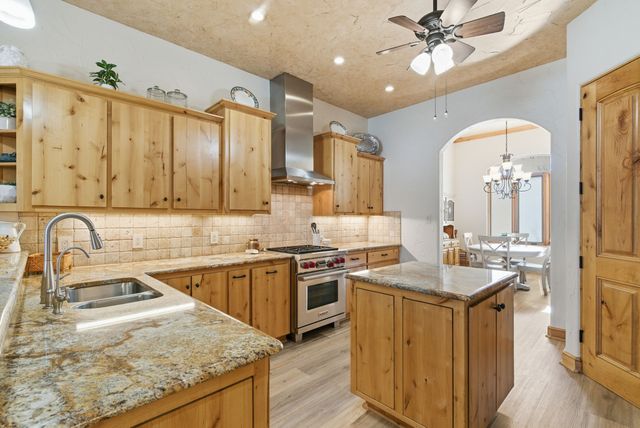 712 S Sugartree Drive, Lipan, TX 76462