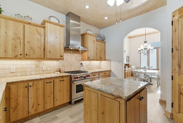 712 S Sugartree Drive, Lipan, TX 76462