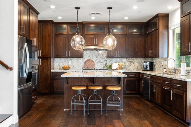 2365 Mendota Way, Roseville, CA 95747