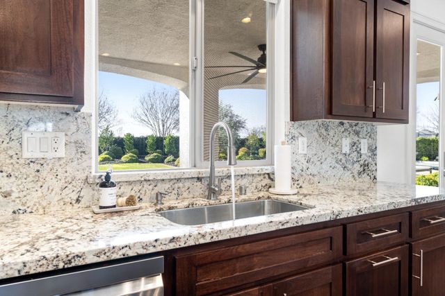 2365 Mendota Way, Roseville, CA 95747