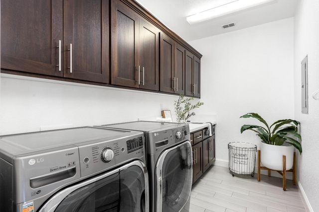 2365 Mendota Way, Roseville, CA 95747