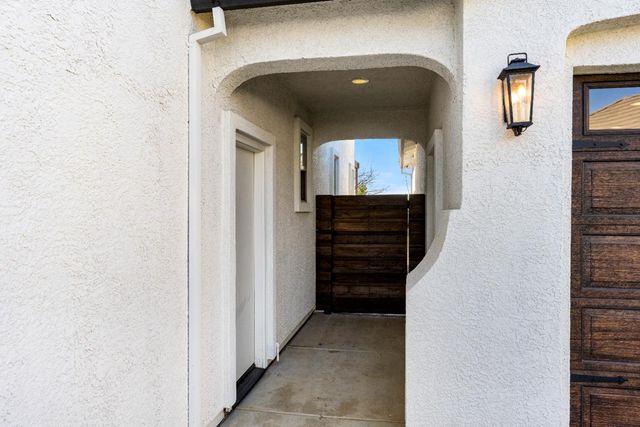 2365 Mendota Way, Roseville, CA 95747