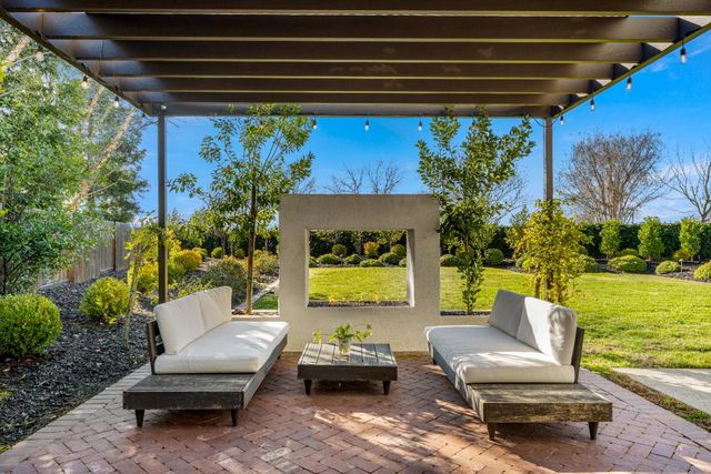 2365 Mendota Way, Roseville, CA 95747