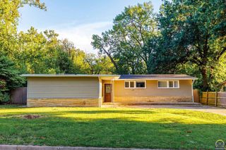 1207 Clontarf ST, Topeka, KS 66611