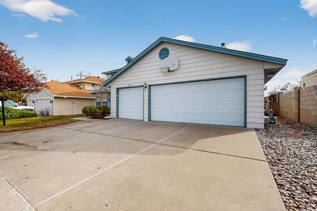 5030 Cordoniz Street NW, Albuquerque, NM 87120