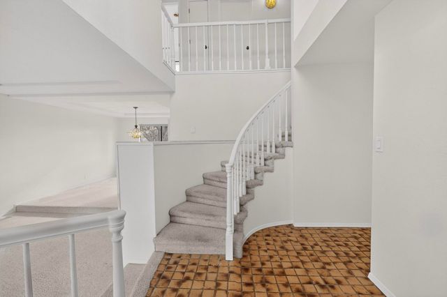 5030 Cordoniz Street NW, Albuquerque, NM 87120