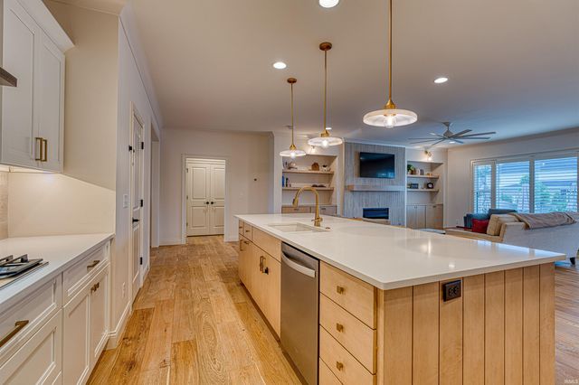 2081 Chadwick Drive, Newburgh, IN 47630