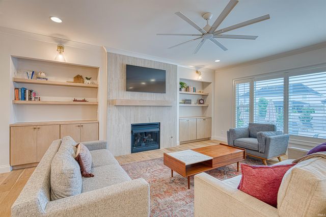 2081 Chadwick Drive, Newburgh, IN 47630