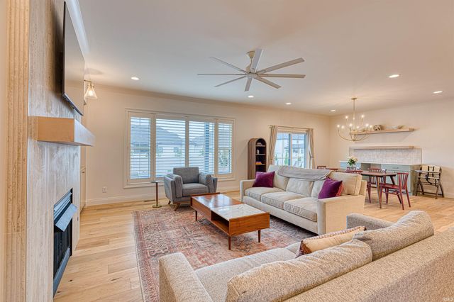 2081 Chadwick Drive, Newburgh, IN 47630
