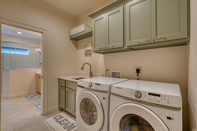 2081 Chadwick Drive, Newburgh, IN 47630
