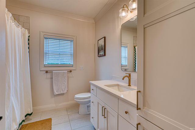 2081 Chadwick Drive, Newburgh, IN 47630