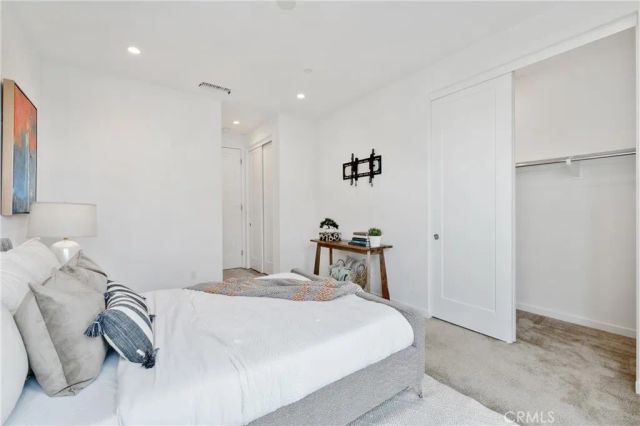 339 Placemark, Irvine, CA 92614