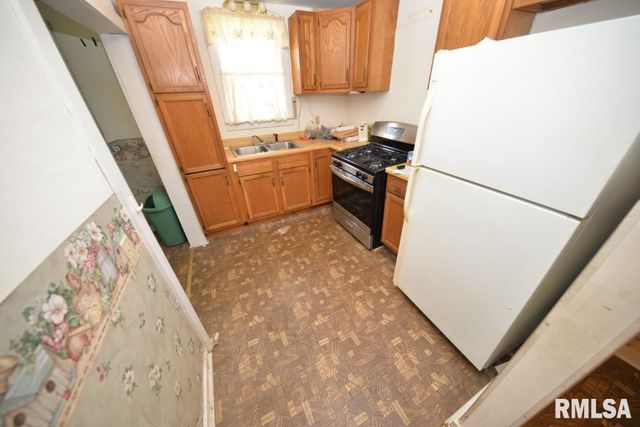 909 & 905 FAIRFIELD Road, Mt Vernon, IL 62864