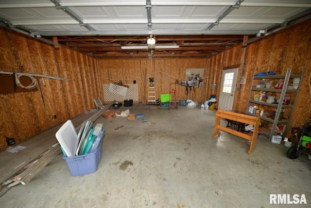 909 & 905 FAIRFIELD Road, Mt Vernon, IL 62864