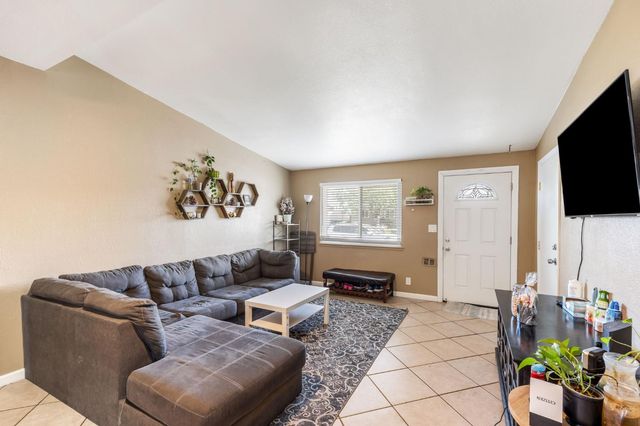 3729 Milton Way, North Highlands, CA 95660