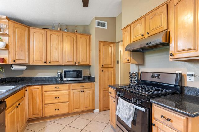 3729 Milton Way, North Highlands, CA 95660