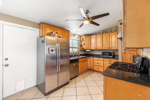 3729 Milton Way, North Highlands, CA 95660