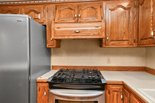 4645 E Blackthorne Lane, Springfield, MO 65809