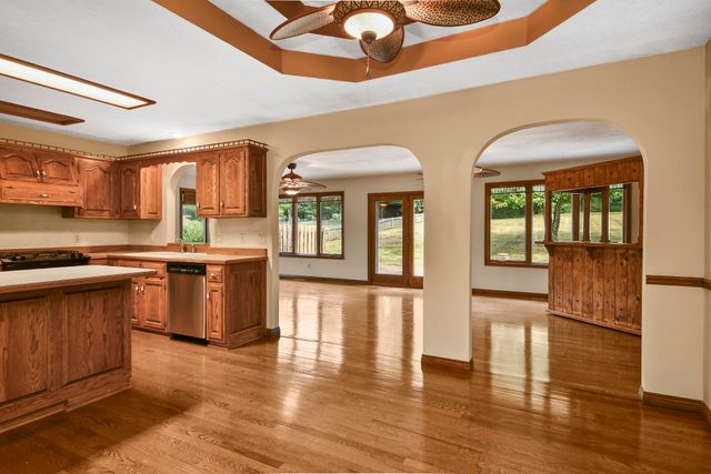 4645 E Blackthorne Lane, Springfield, MO 65809