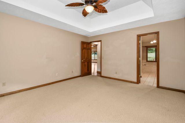 4645 E Blackthorne Lane, Springfield, MO 65809