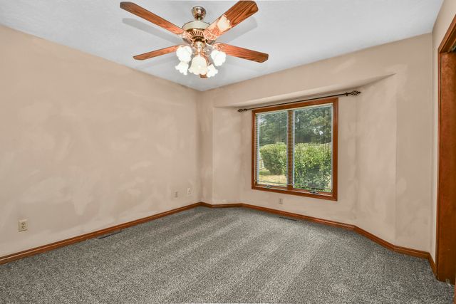 4645 E Blackthorne Lane, Springfield, MO 65809