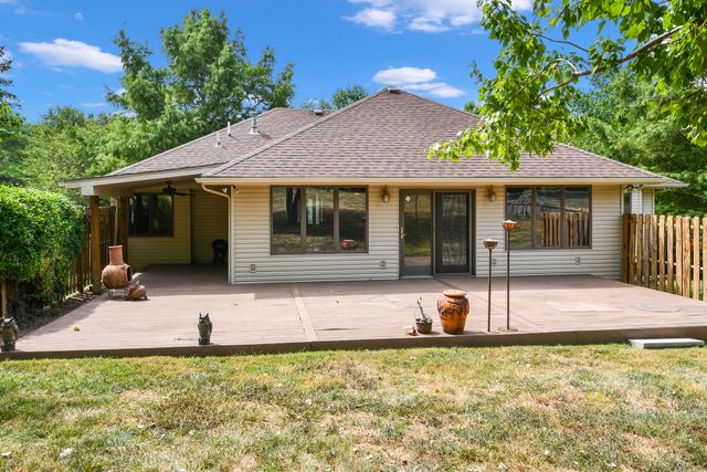 4645 E Blackthorne Lane, Springfield, MO 65809