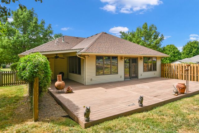 4645 E Blackthorne Lane, Springfield, MO 65809