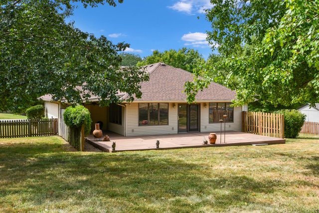 4645 E Blackthorne Lane, Springfield, MO 65809