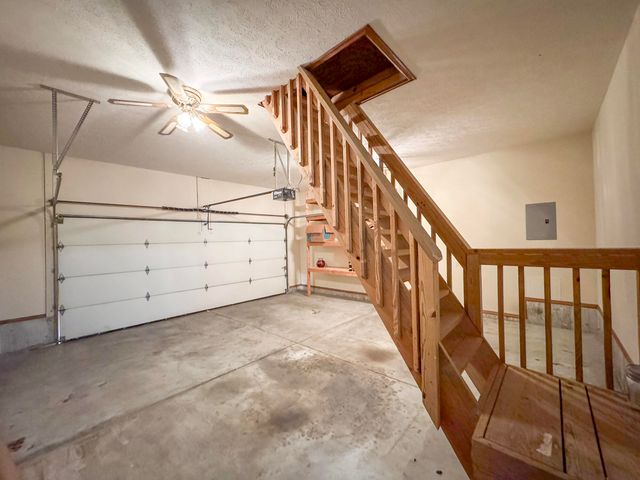 4645 E Blackthorne Lane, Springfield, MO 65809