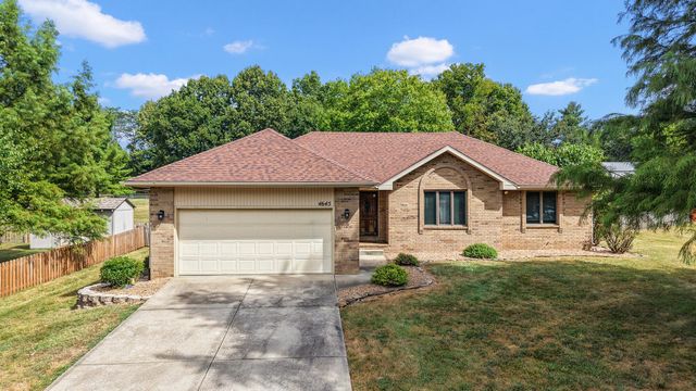 4645 E Blackthorne Lane, Springfield, MO 65809