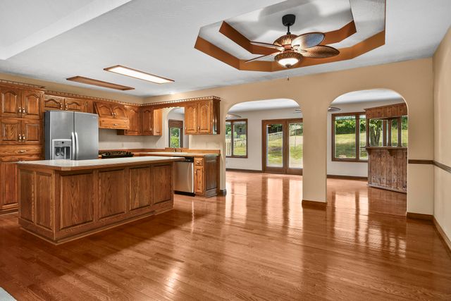 4645 E Blackthorne Lane, Springfield, MO 65809