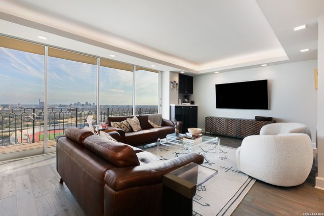 700 E Hildebrand Ave Apt 1301, San Antonio, TX 78212