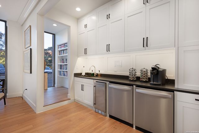 700 E Hildebrand Ave Apt 1301, San Antonio, TX 78212