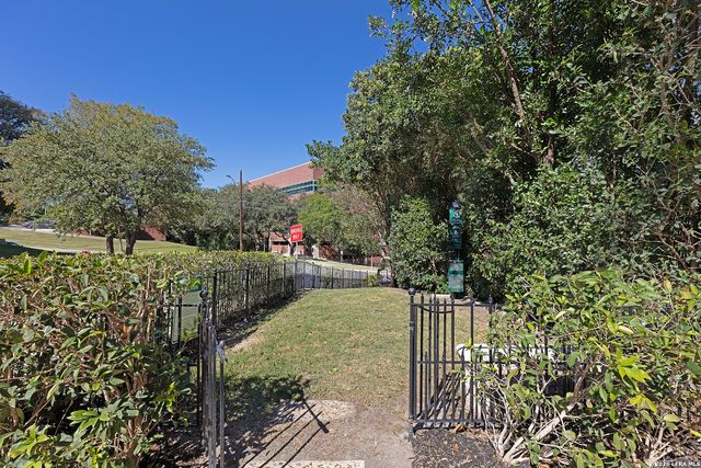 700 E Hildebrand Ave Apt 1301, San Antonio, TX 78212