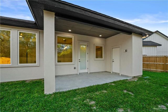 2516 Venice Avenue, Edinburg, TX 78542