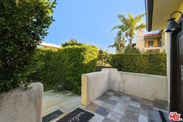 809 N La Jolla Avenue, Los Angeles, CA 90046